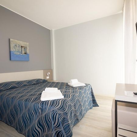 לידו די ג'סולו Hotel Nember מראה חיצוני תמונה