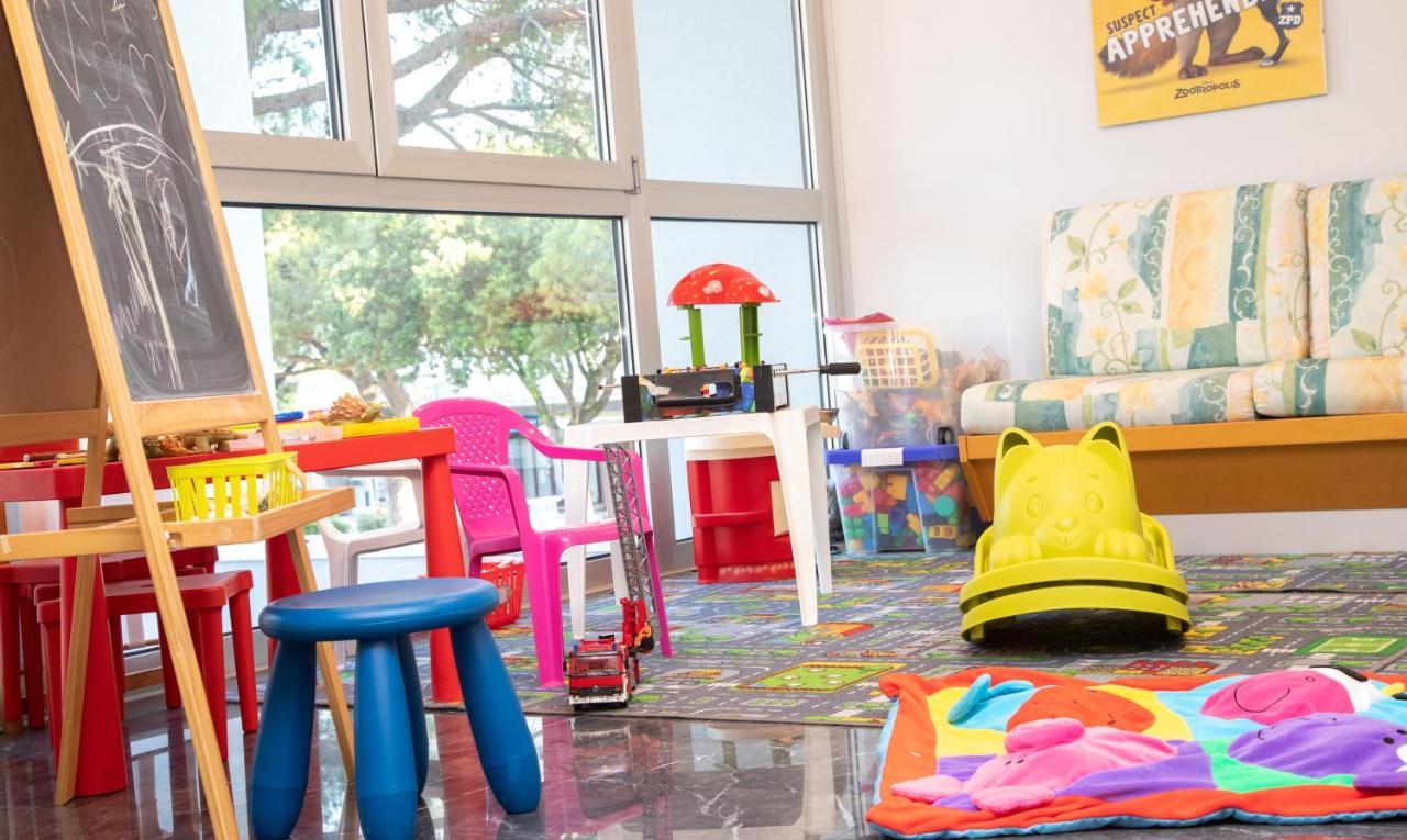 לידו די ג'סולו Hotel Nember מראה חיצוני תמונה
