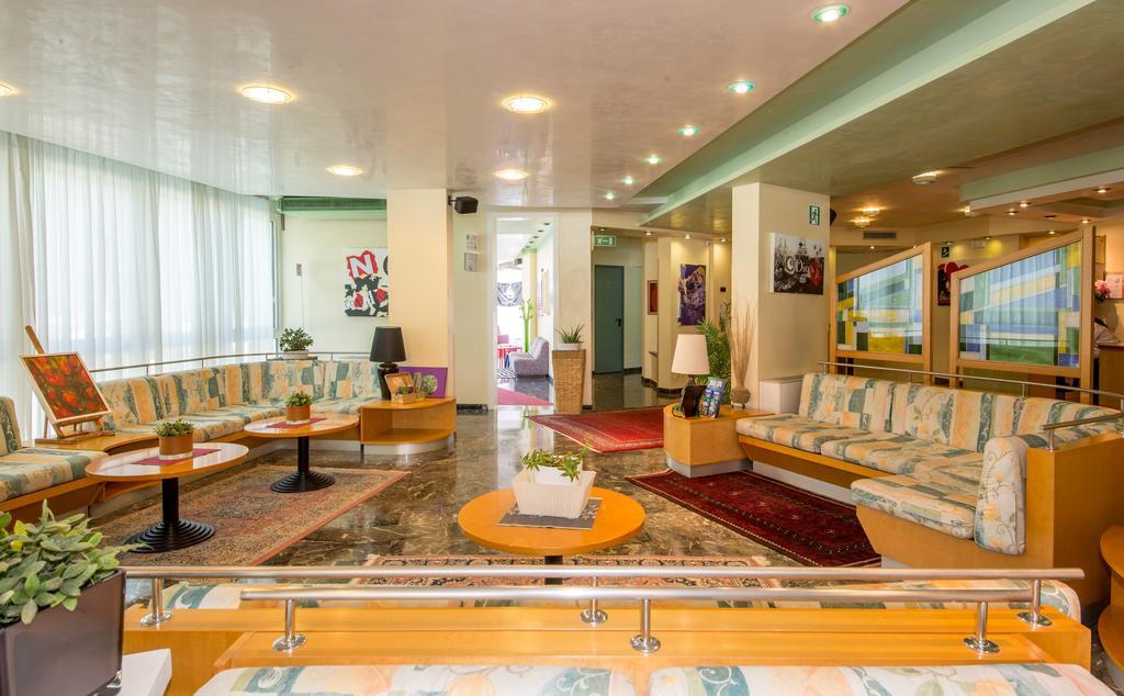 לידו די ג'סולו Hotel Nember מראה חיצוני תמונה