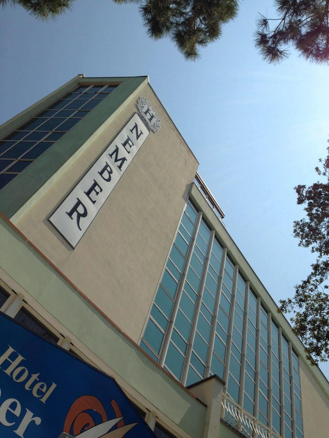 לידו די ג'סולו Hotel Nember מראה חיצוני תמונה