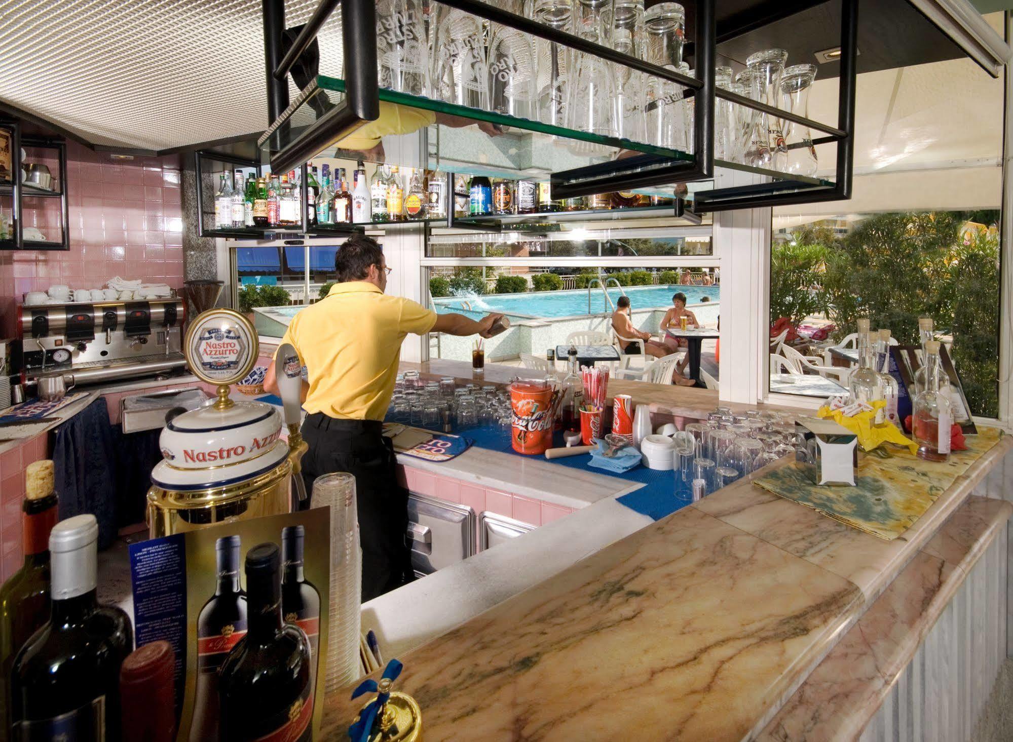 לידו די ג'סולו Hotel Nember מראה חיצוני תמונה